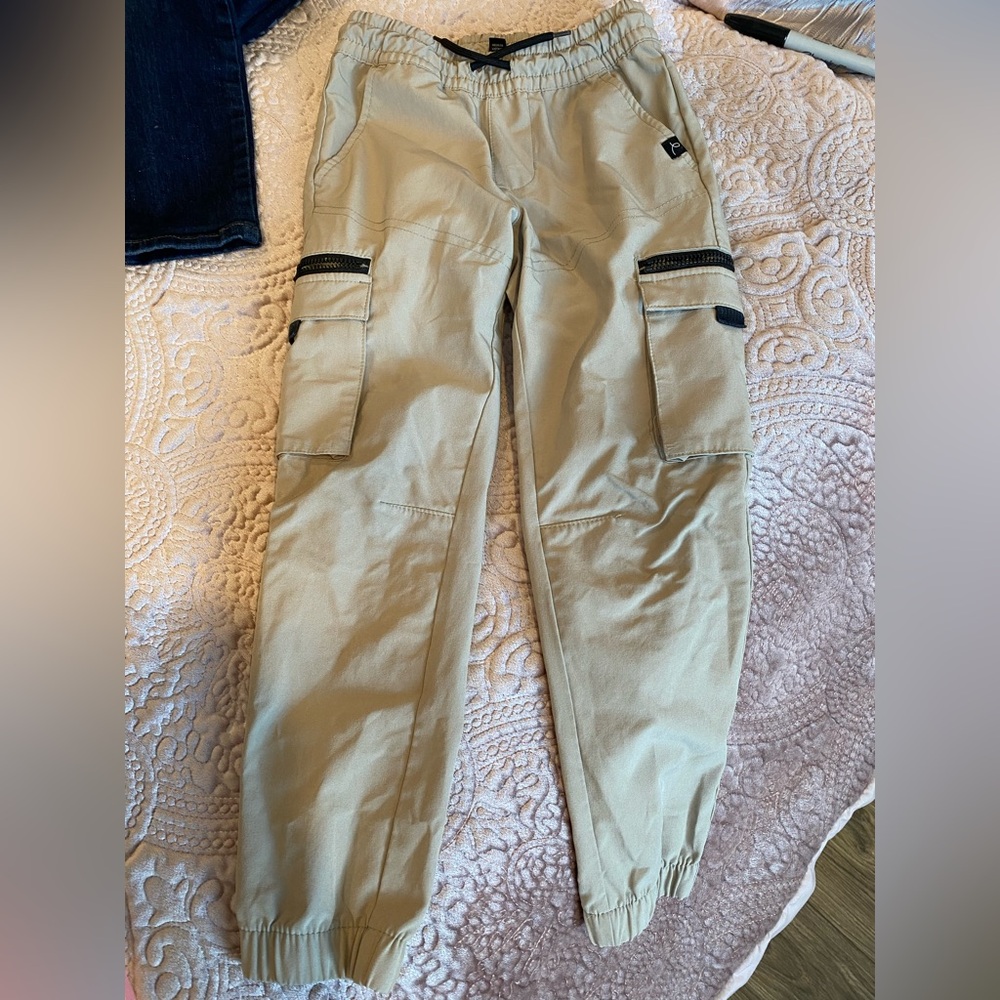 Olive and Tan Kids Jogger/Cargo Pants (2) - Picture 3 of 8